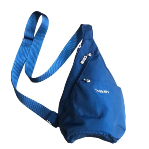 Baggallini Handbags - Baggallini navy blue nylon slingback backpack crossbody bag
